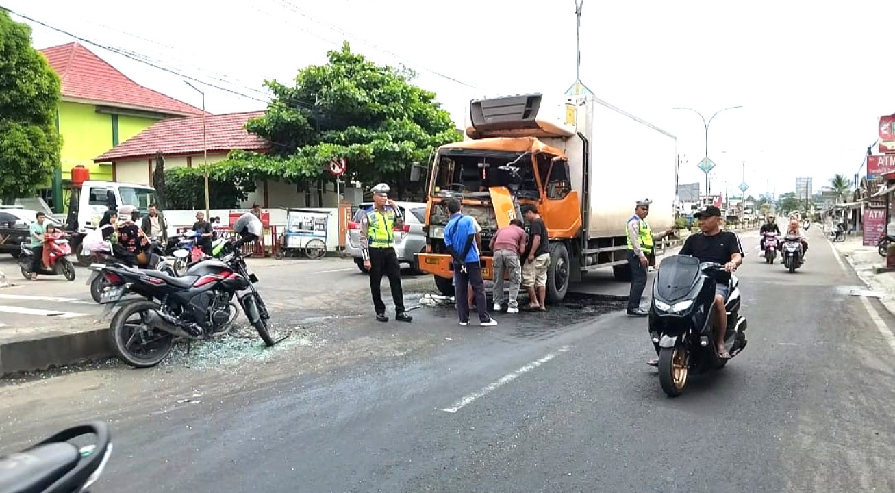 Sat Lantas Polres Tanggamus Gelar Olah TKP Kecelakaan Beruntun di Depan SPBU Kota Agung