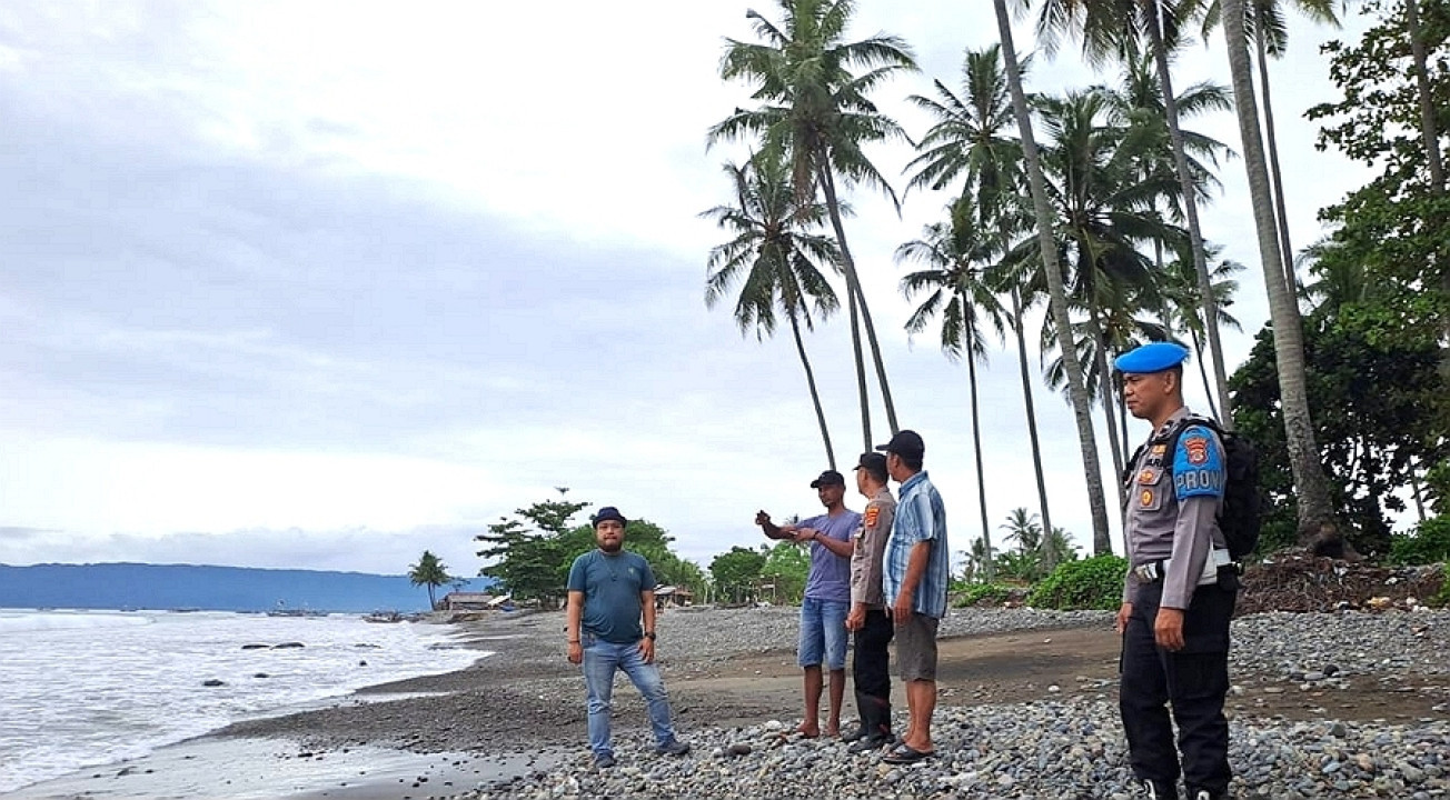 Polsek Kotaagung Olah TKP Peristiwa Dua Korban Tenggelam di Pantai Cukuh Batu