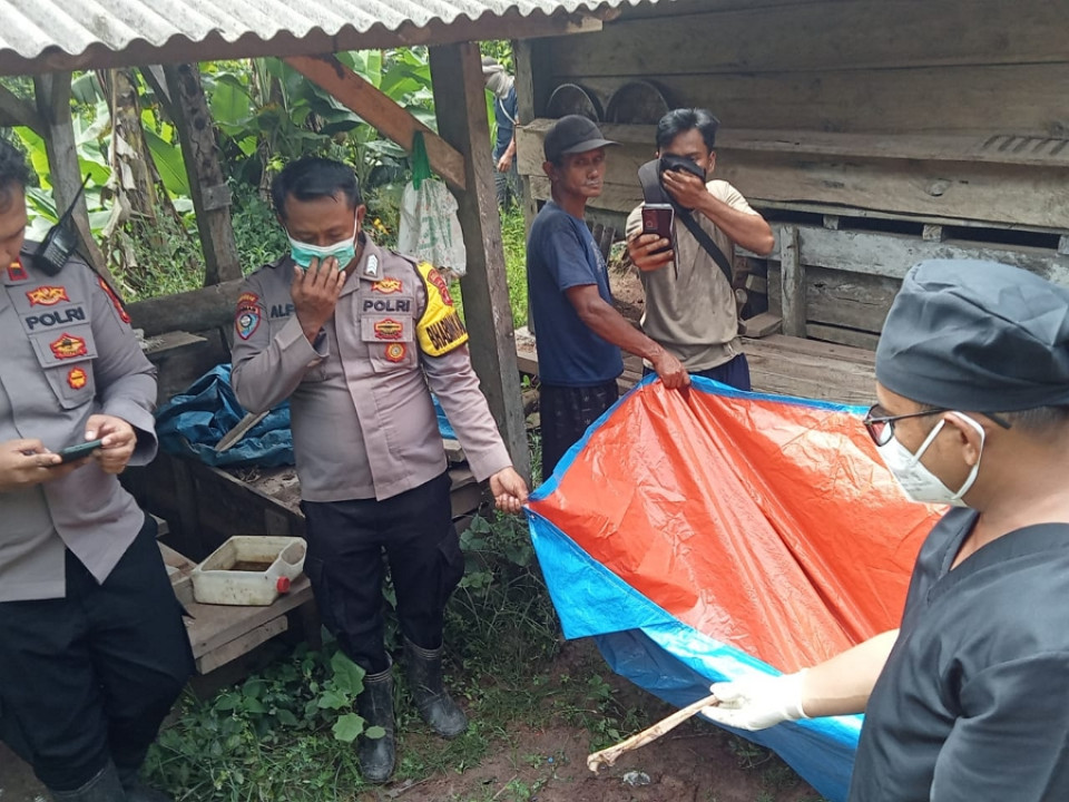 Polsek Cukuh Balak dan Inafis Polres Tanggamus Identifikasi Temuan Kerangka Manusia di Pekon Gedung