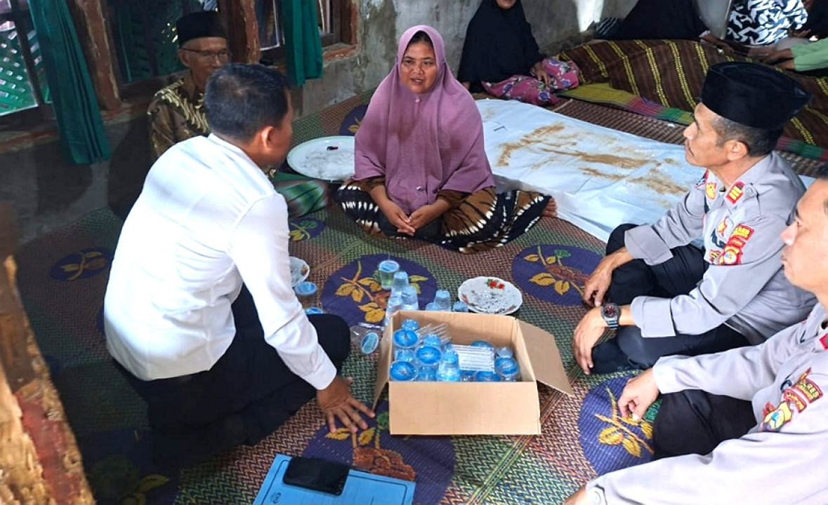 Polres Tanggamus Takziah ke Rumah Duka Korban Tenggelam di Way Lalaan
