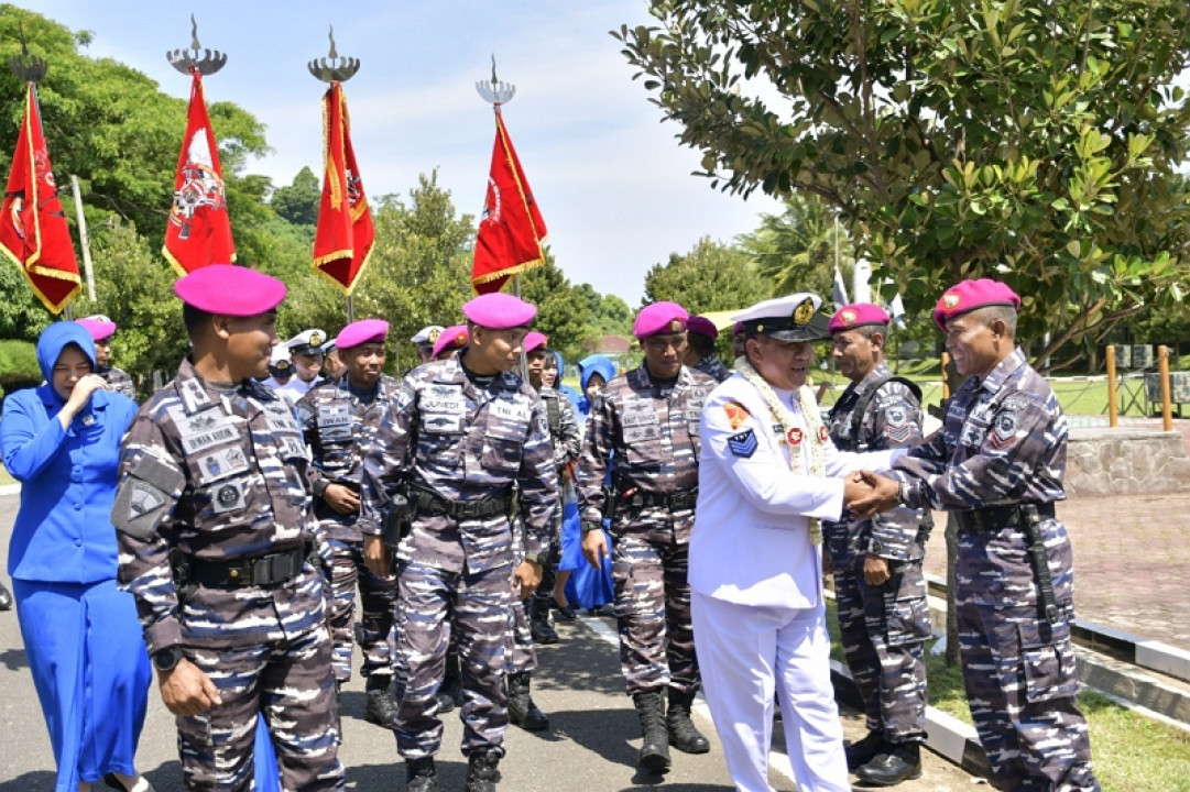 Yonif 7 Marinir Laksanakan Tradisi Pelepasan Purna Tugas Prajurit