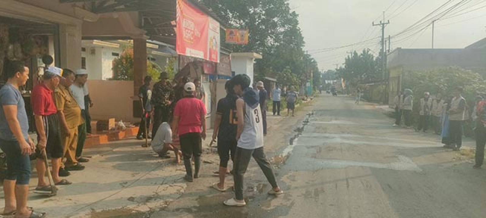 Cermati Usulan Warga, Kelurahan Rajabasa Jaya Gelar Selasa Bersih
