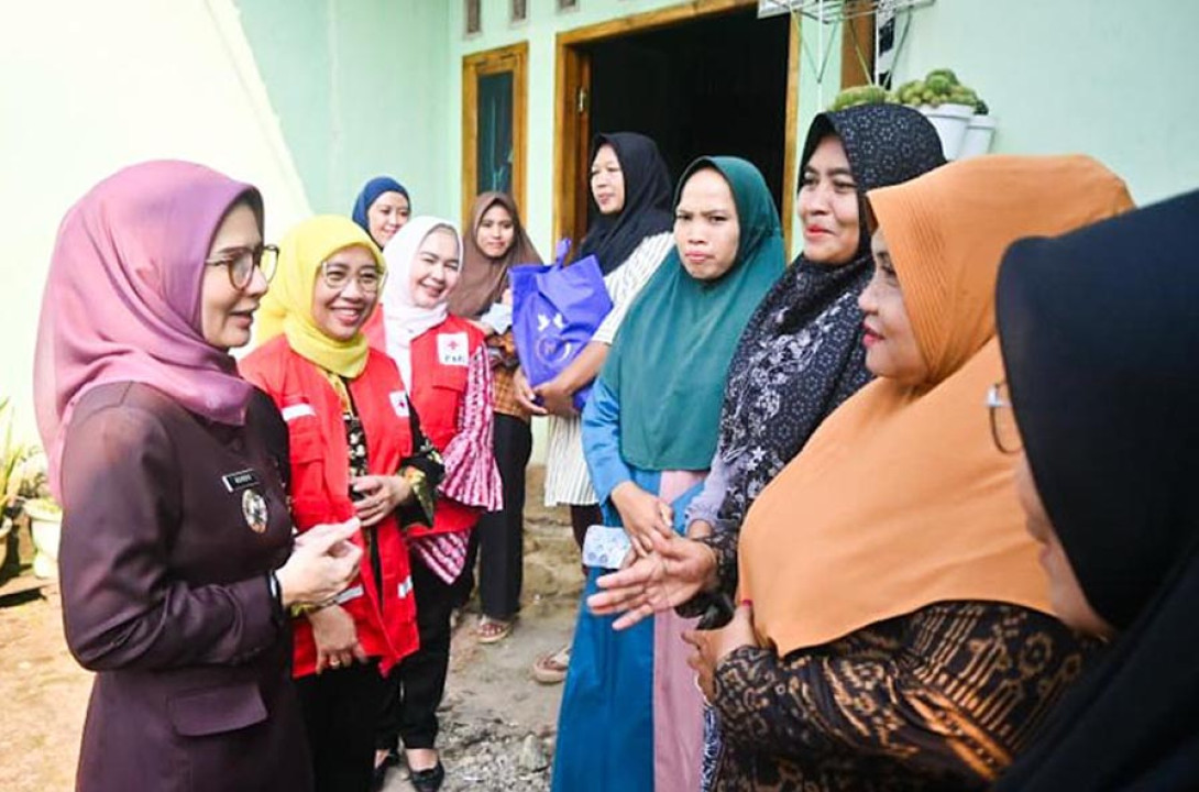 Bupati Nanda Salurkan Ribuan Paket Beras untuk Keluarga Balita Stunting