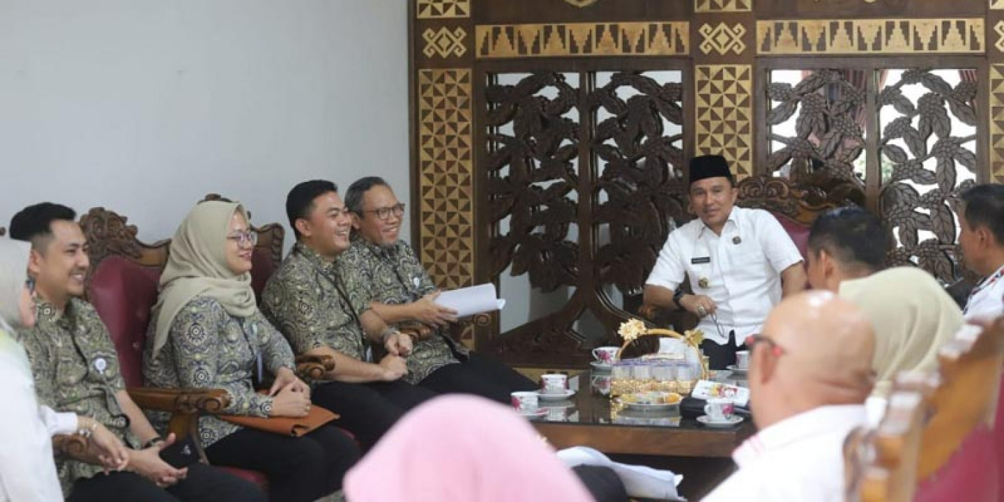 Pemkab Lambar dan BPJS Kesehatan Bahas Sinkronisasi Program JKN serta Keaktifan Peserta