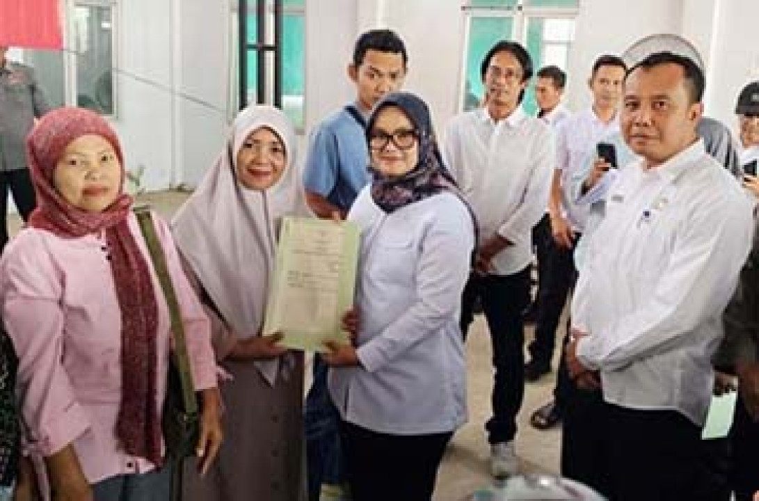 Bupati_Ela_Serahkan_514_Sertifikat_Elektronik_Desa_Sumbergede_Kec_Sekampung.jpg
