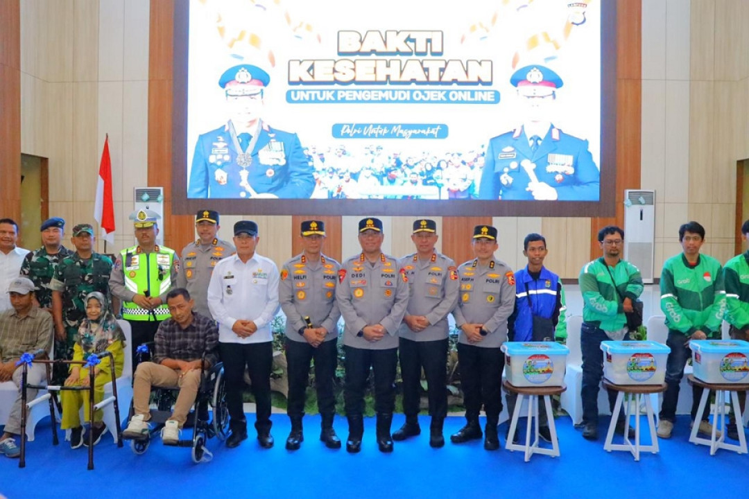 Polda Lampung Gelar Baksos dan Bakkes Pada Apel Ojol Kamtibmas Nasional 2025