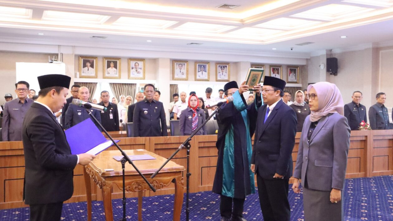 Gubernur Lantik Dua Pejabat Pimpinan Tinggi Pratama