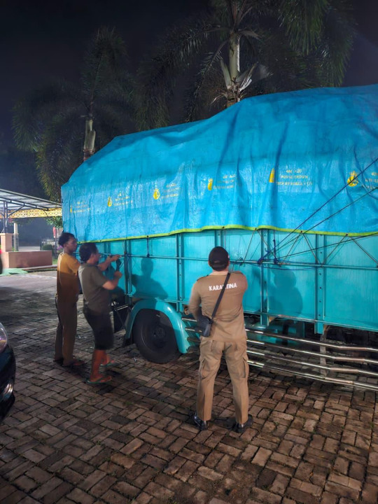 Karantina Lampung Berhasil Amankan Ribuan Ton Ceker Ayam Ilegal