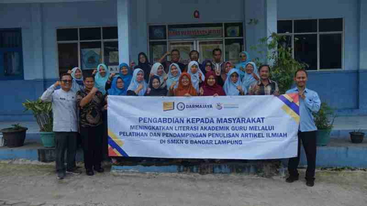 IIB Darmajaya Dorong Guru SMKN 6 Bandar Lampung Tingkatkan Literasi Akademik