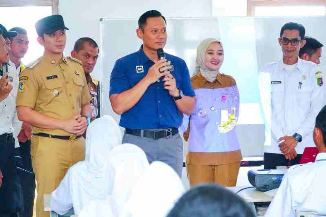 Menko AHY dan Wagub Jihan Pastikan Fasilitas Pendidikan Siap
