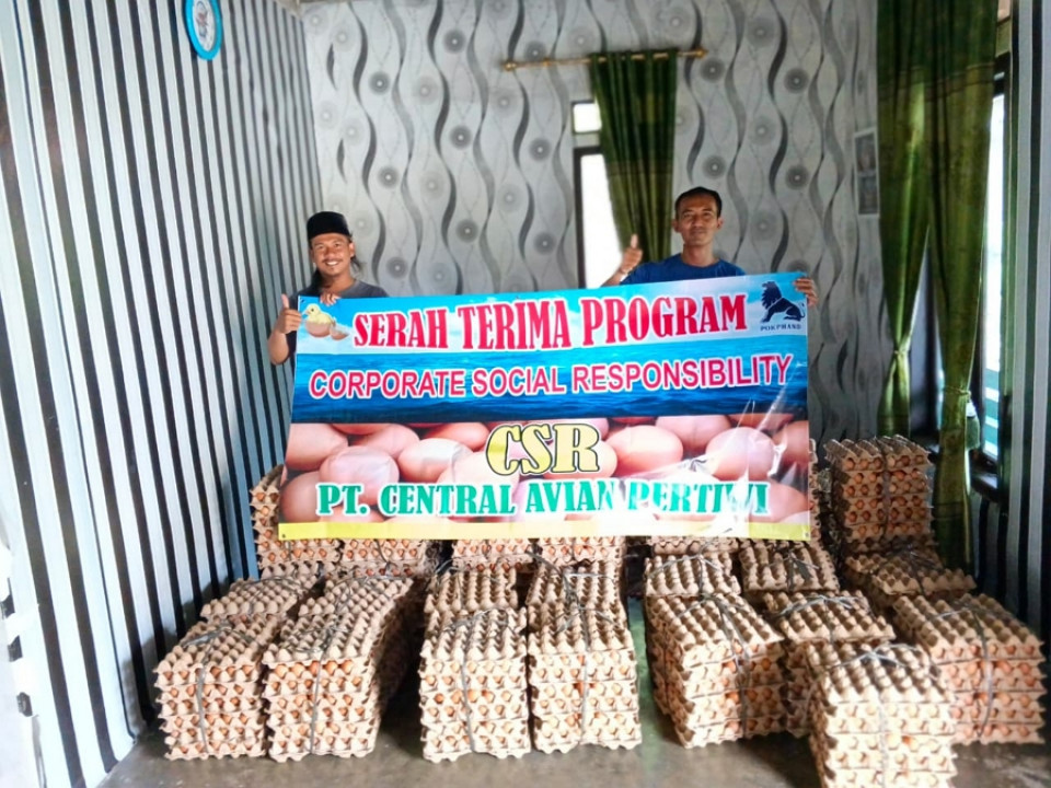 RMI PCNU Lamsel Salurkan Puluhan Ribu Telur 