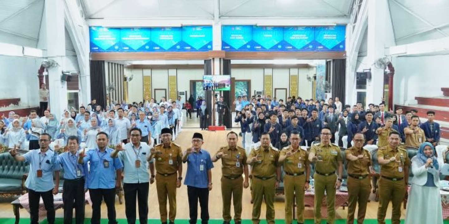 Kunjungi_Polinela,_Gubernur_Mirza_Tegaskan_Pentingnya_Pendidikan_Vokasi_Hadapi_Bonus_Demografi.jpg