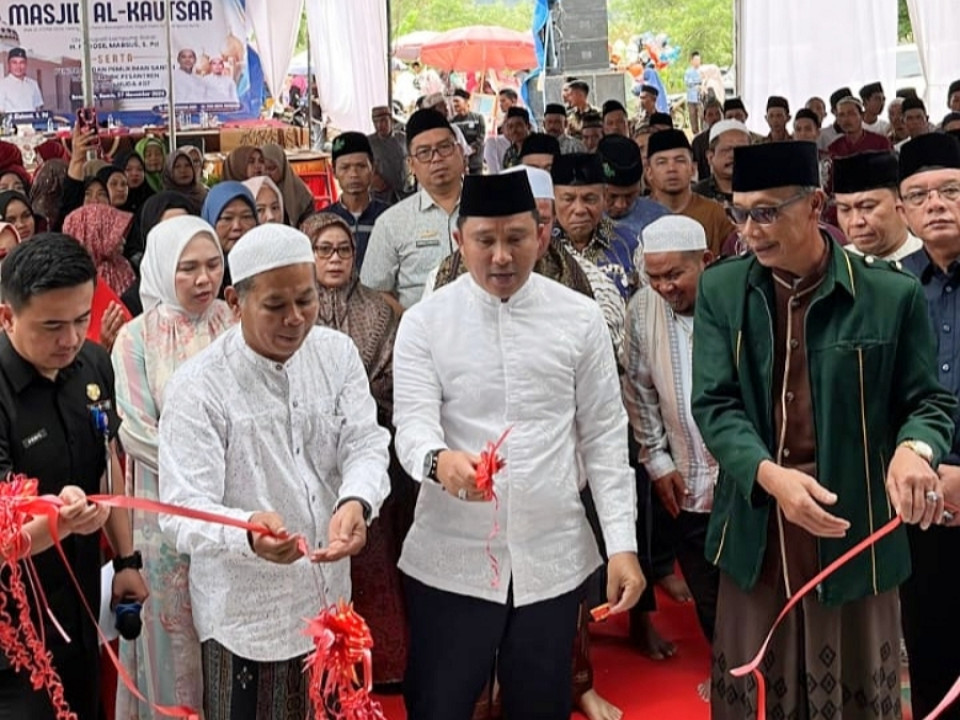 Bupati Resmikan Masjid Al-Kautsar dan Tempatkan Santri Ponpes Miftahul Huda 407 di Talang Surip