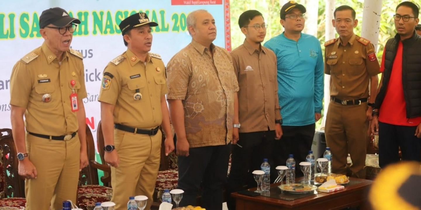 Bupati Parosil Mabsus Resmikan Program Pengadaan Mobil dan Motor Sarana Angkut Sampah 