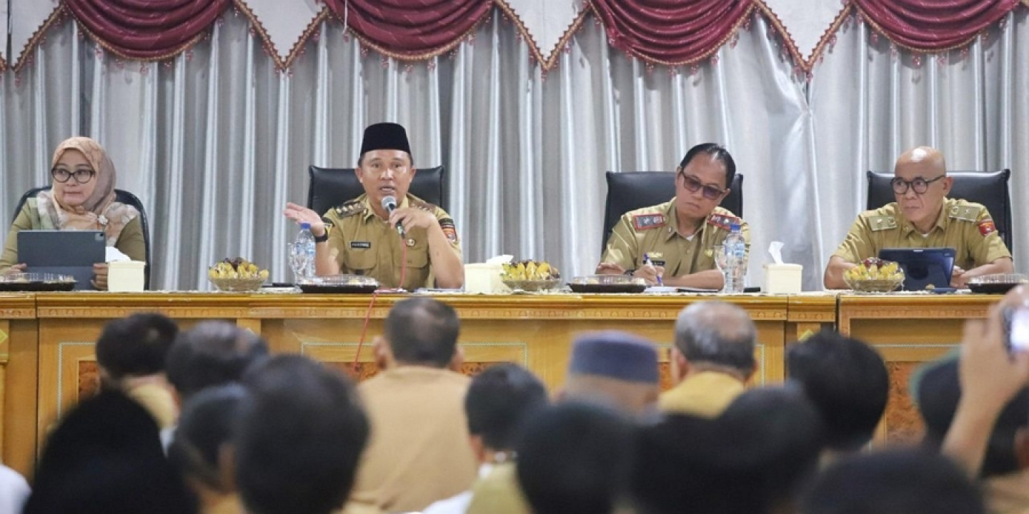 Bupati Kumpulkan Seluruh Peratin dan Camat se-Kabupaten Lampung Barat