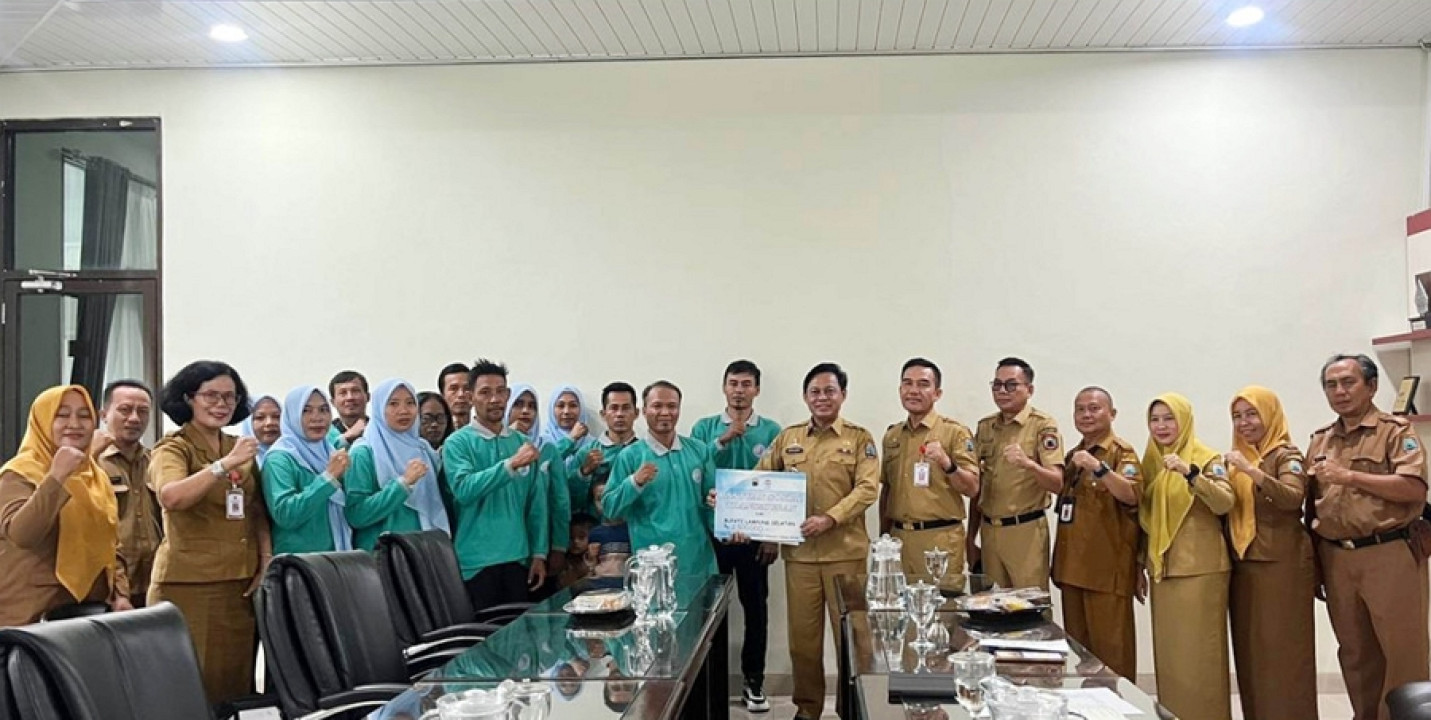 Sekda Lepas 6 KK Calon Transmigran ke Sulsel, Sulbar, dan Maluku Utara