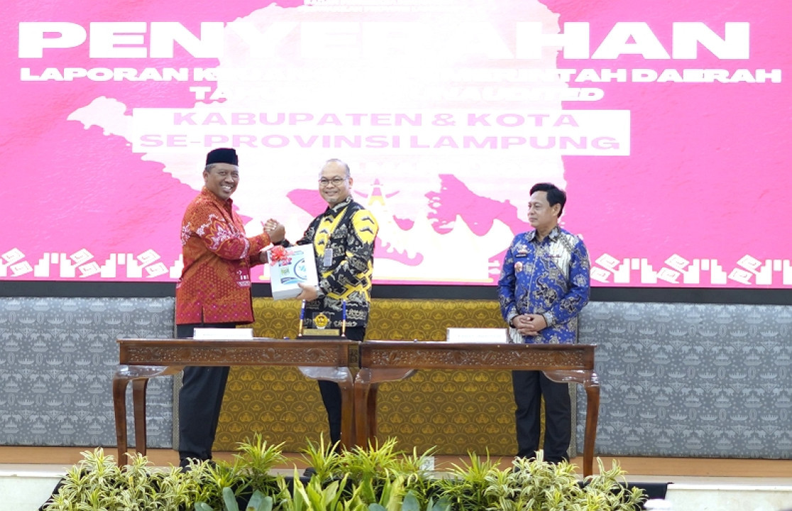 Komitmen Transparansi, Lampung Tengah Serahkan LKPD 2025 Tepat Waktu