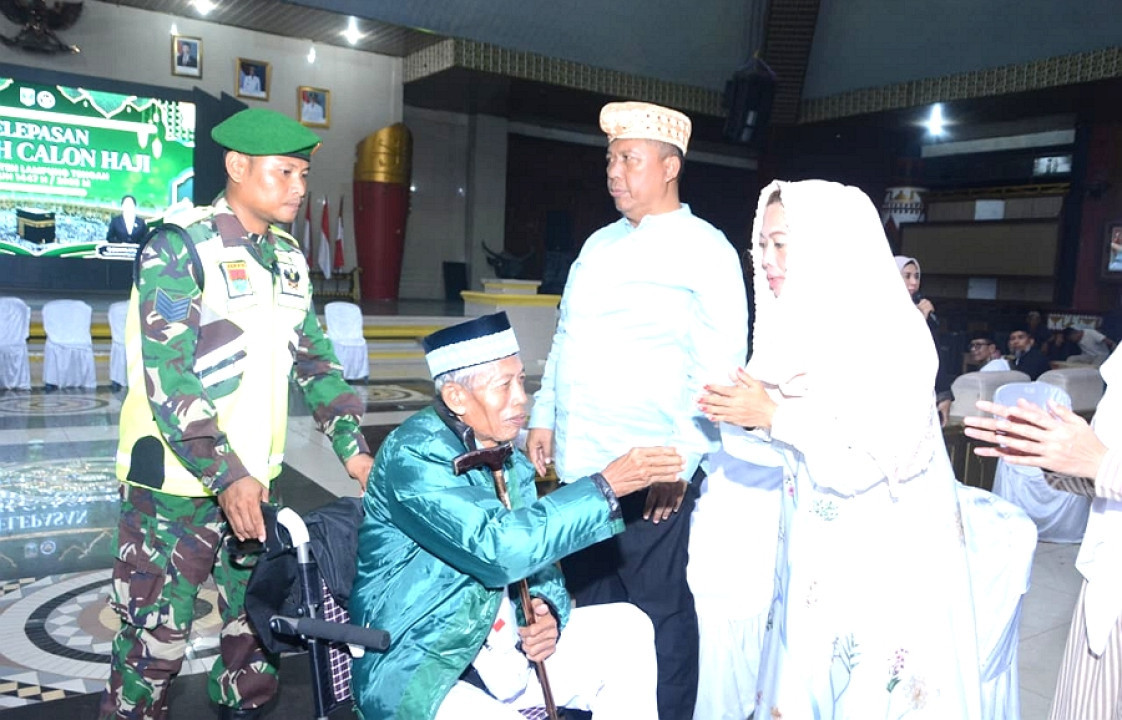 Plt. Bupati Lampung Tengah Lepas 445 JCH Kloter 10 Menuju Tanah Suci