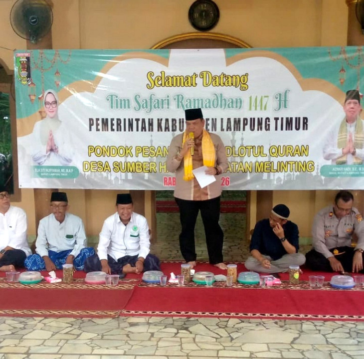 Safari Ramadhan, Wabup Azwar Hadi Serahkan Hibah dan Santunan untuk Santri serta Anak Yatim
