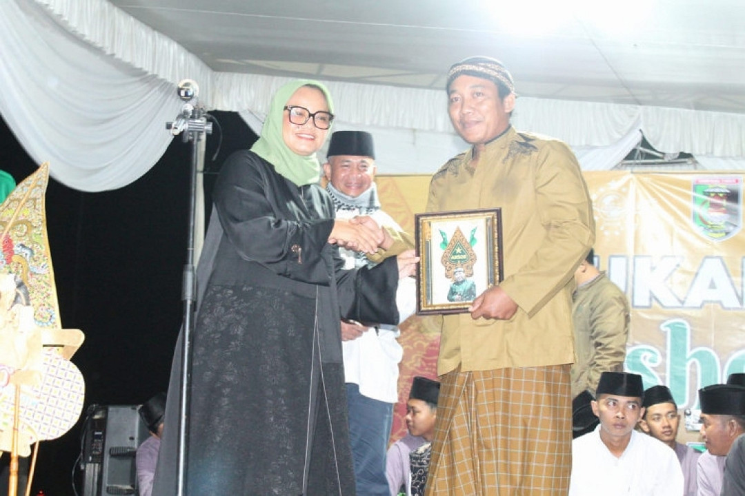 Pemkab Lamtim Gelar Istighosah dan Sholawat Kebangsaan Peringati Hari Santri Nasional 2025
