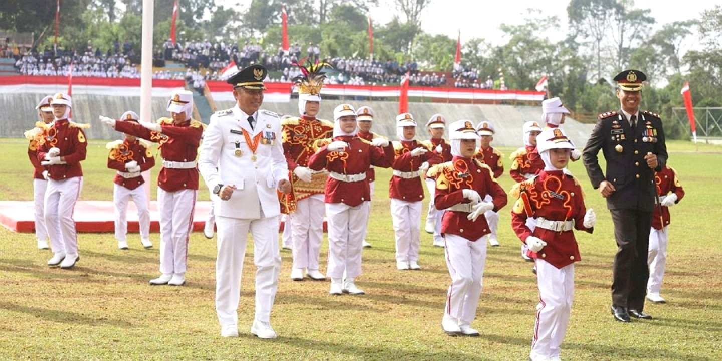Kemeriahan HUT RI ke-81, Parade Pelajar Sukses Hipnotis Bupati dan Tamu Undangan