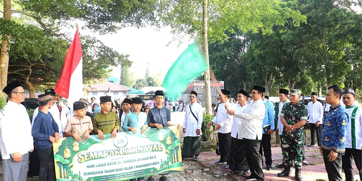 Sekda Nukman Lepas Karnaval Budaya Islam Sambut Tahun Baru Hijriah di Lampung Barat