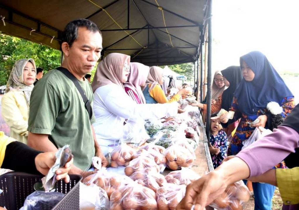Bazar Pasar Murah di Iringmulyo Diserbu Warga 