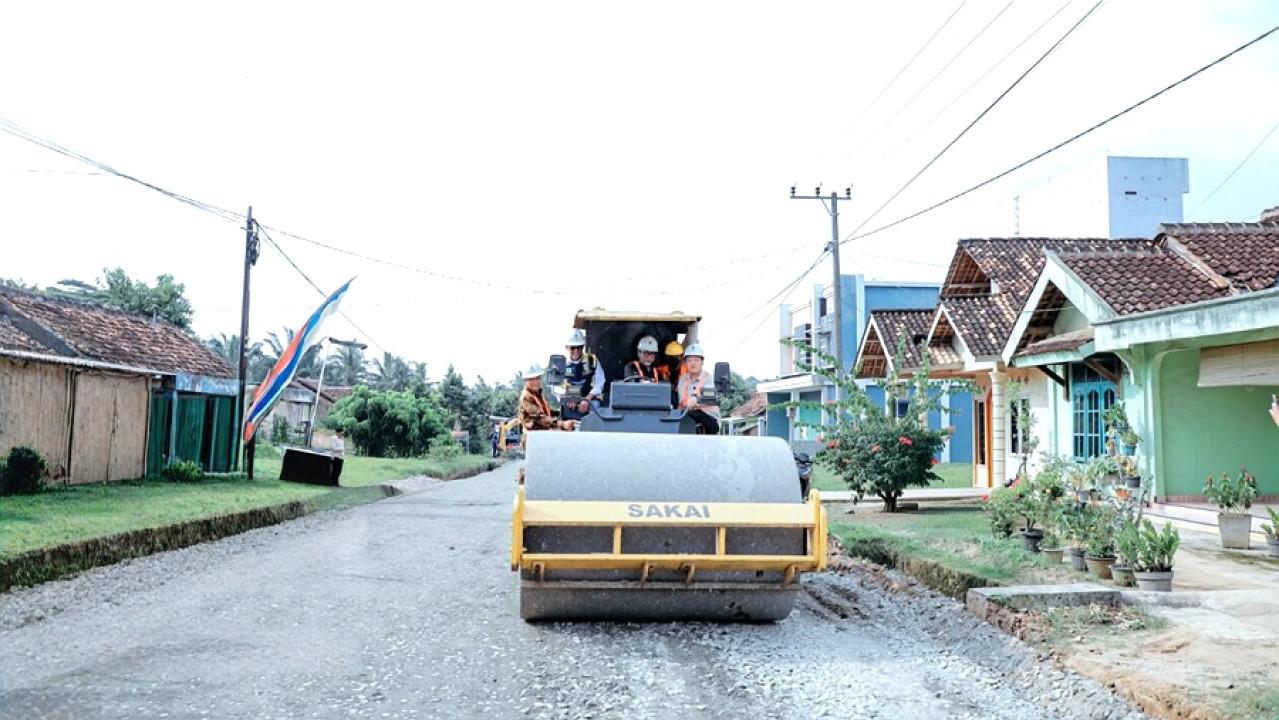 Bangun Jalan Hingga Jaga Jalan: Strategi Gubernur Wujudkan Jalan Provinsi Mantap 98%  di Lamteng