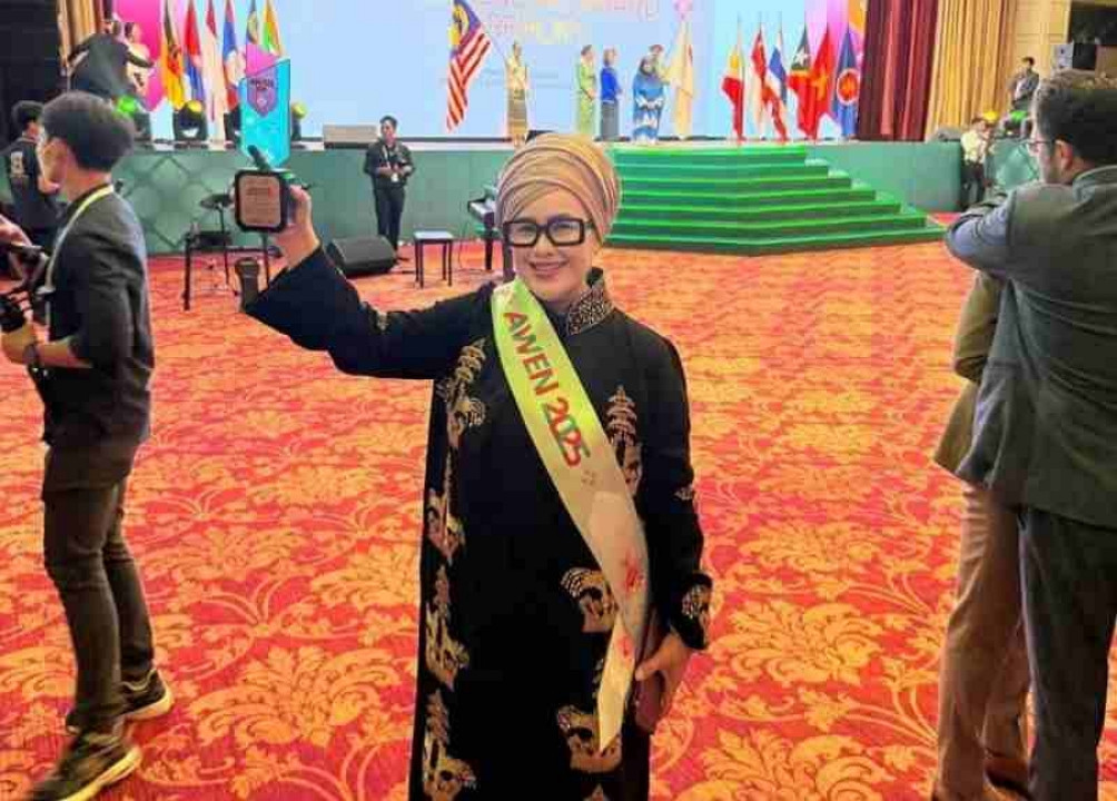Rita Anomsari Raih Asean Women Enterpreuner Network di Kamboja