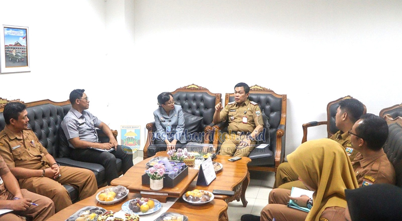 Sekda Pesisir Barat Terima Kunjungan Kemenkum, Perkuat Pembinaan Hukum Daerah
