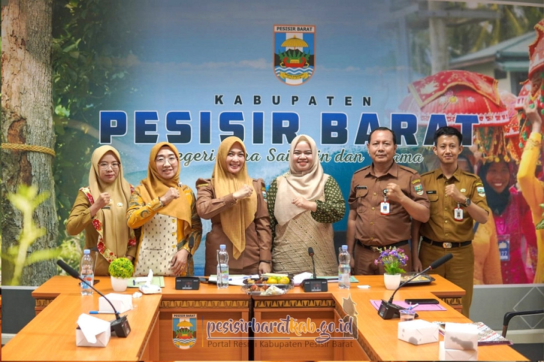 Ketua Dekranasda Ikuti Rapat Koordinasi Dekranasda se-Provinsi Lampung Melalui Vicon