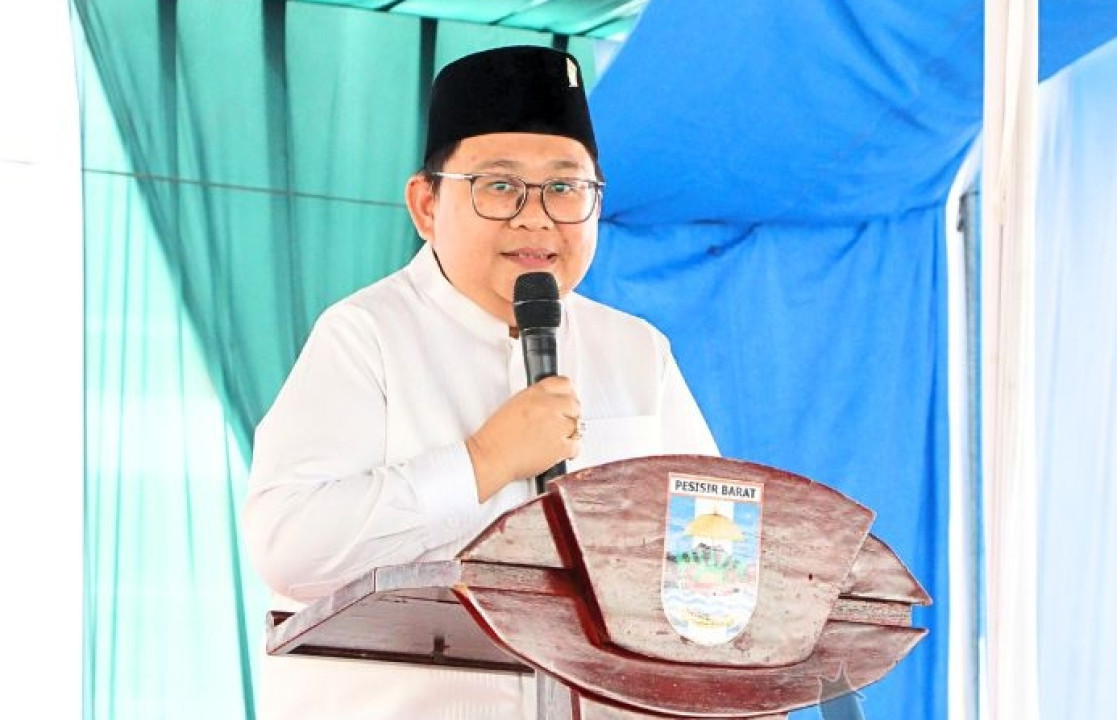 Wakil Bupati Irawan Topani Buka Pengajian Akbar BKMT Pesibar