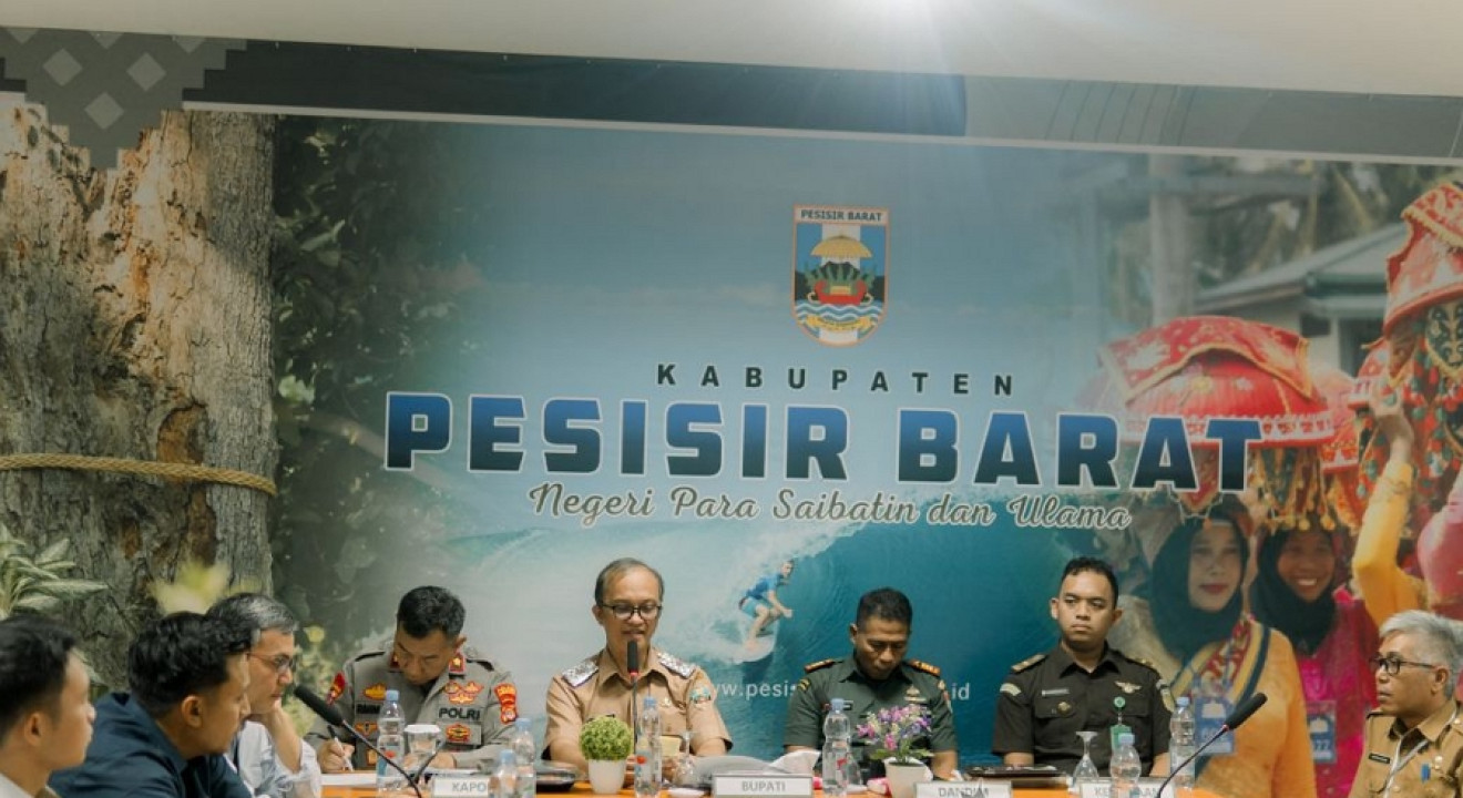 Asisten II Zukri Amin Buka Kegiatan HLM dan Capacity Building TPID Sambut Nataru