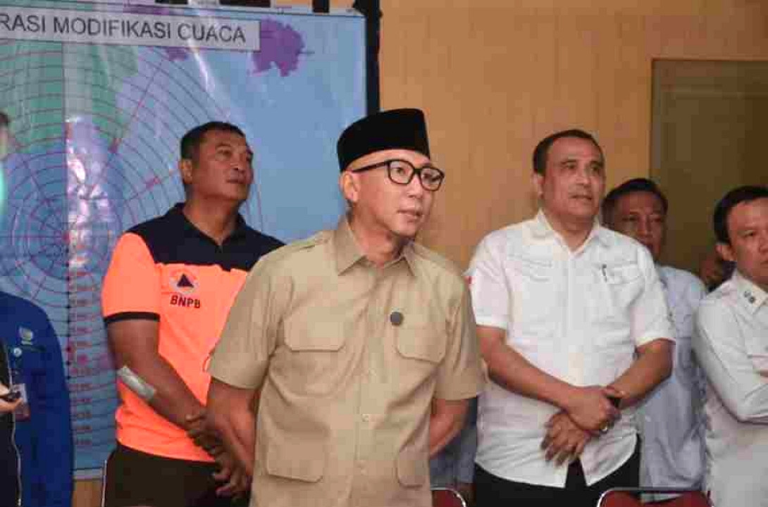 Antisipasi Dampak Siklon, Gubernur Tinjau Operasi Modifikasi Cuaca di Bandara Radin Inten II