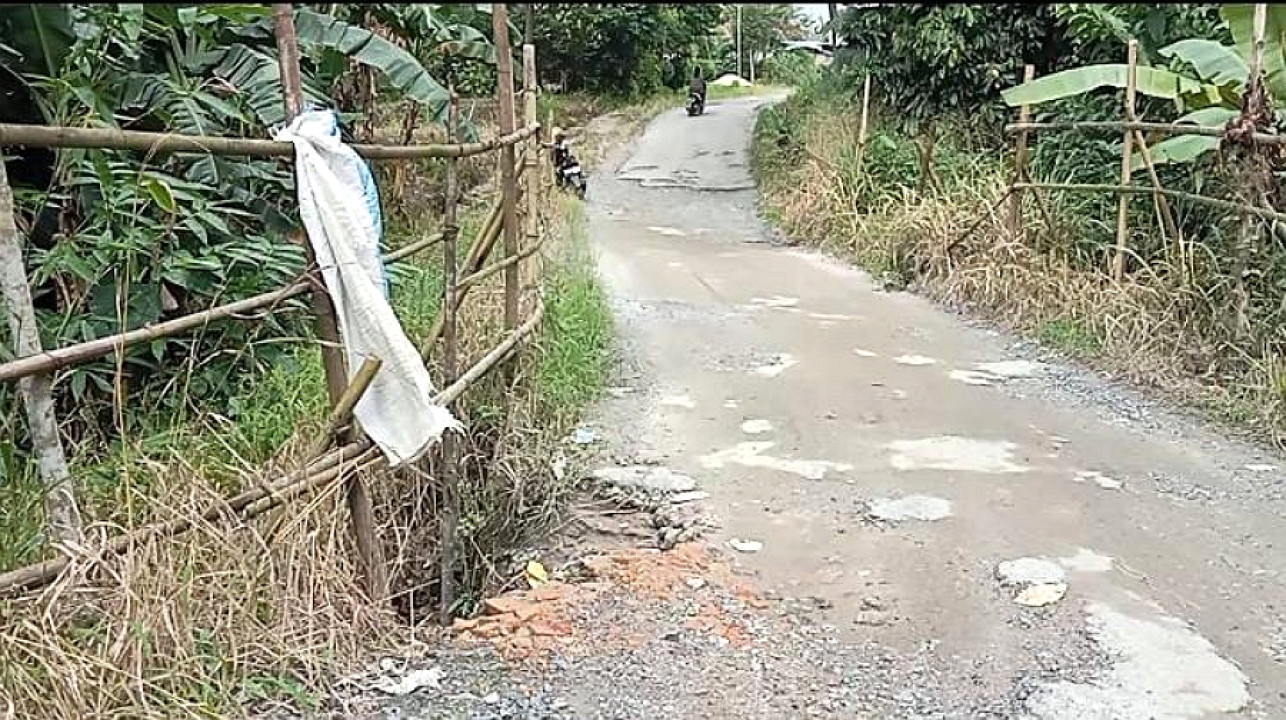 Gorong-Gorong Jalan Poros Desa Tanjungsari Hampir Ambrol PUPR Lamsel dan UPT PU Palas Tutup Mata 