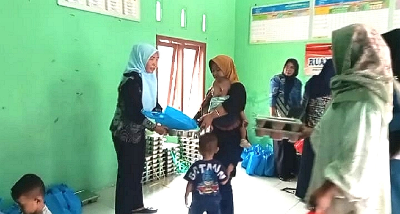 Untuk Pertama Kali SPPG Tiga Saudara Palas Pasemah Salurkan MBG Kelompok B3