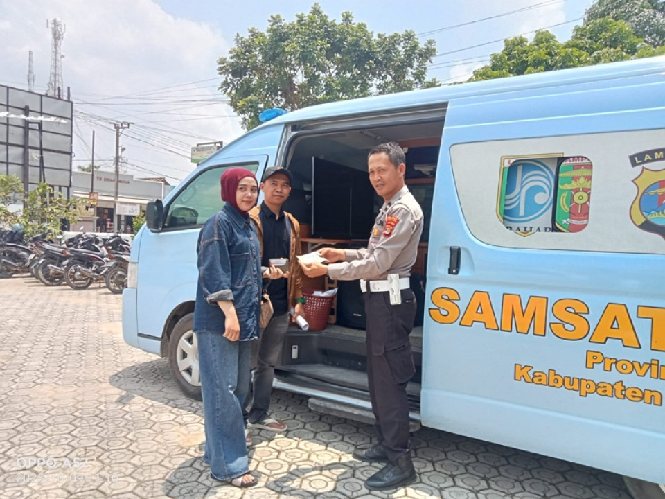 Mudahkan Masyarakat Bayar Pajak Kendaraan, Pemkab dan Polres Lamsel Gelar Samsat Keliling