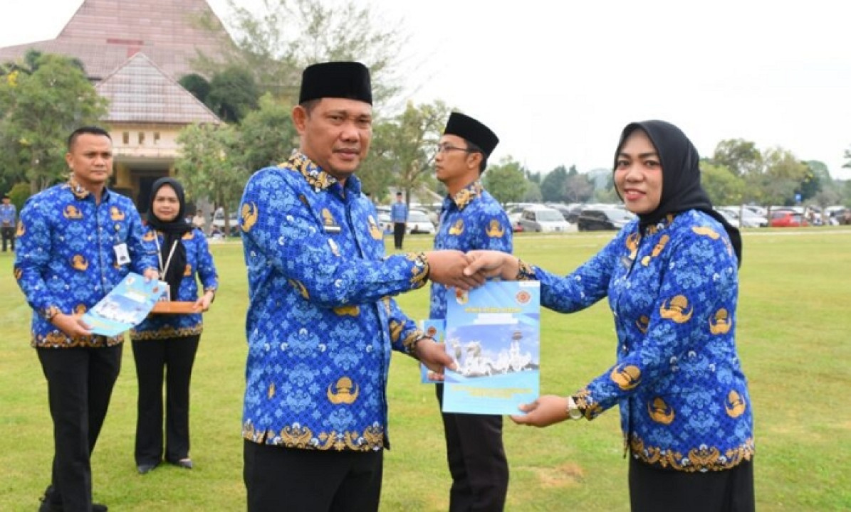 Wakil Bupati Tubaba Pimpin Apel Bulanan dan Serahkan SK PPPK Formasi 2024