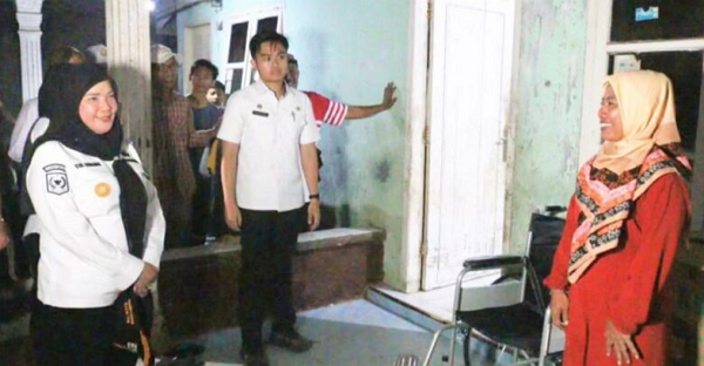 Warga Way Halim dan Tanjung Senang Terima Alat Bantu Disabilitas